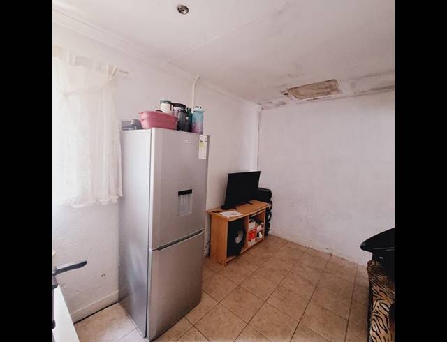 6 BEDROOM HOUSE FOR SALE IN RABIE RIDGE EXT 5